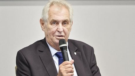 Náhledový obrázek - Komenského škola ve Vídni dostala od radnice 40 milionů korun, Zeman se Häuplovi omluvil