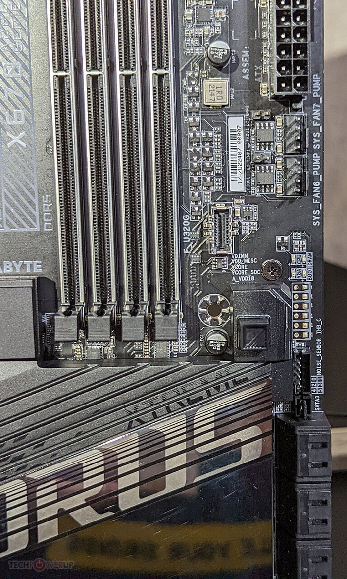 Gigabyte X670E Aorus Xtreme - detail