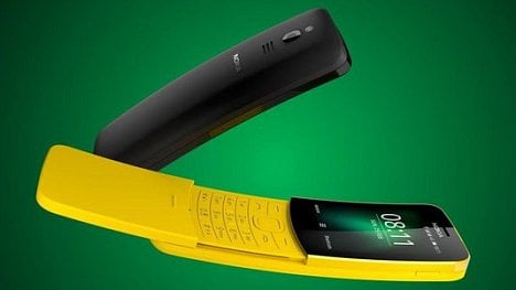 Náhledový obrázek - „Banán z Matrixu“ je v Česku. Nokia 8110 4G nabízí LTE i integrovanou anténu