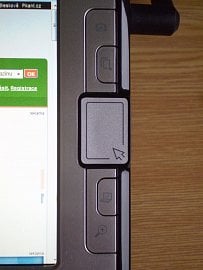 touchpad s dalšími tlačítky