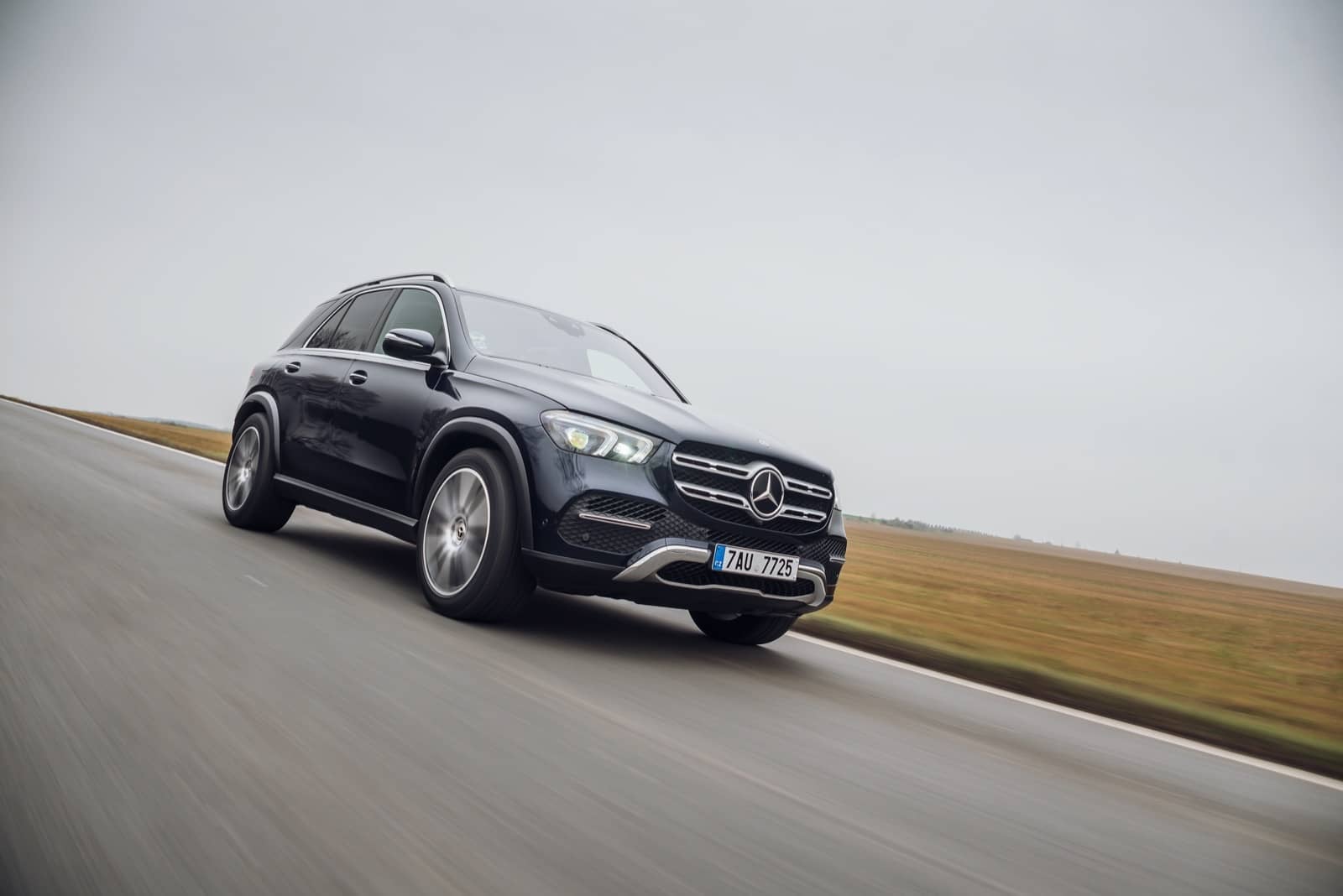2019-12-Mercedes-Benz-GLE-400-d-00004.jpg