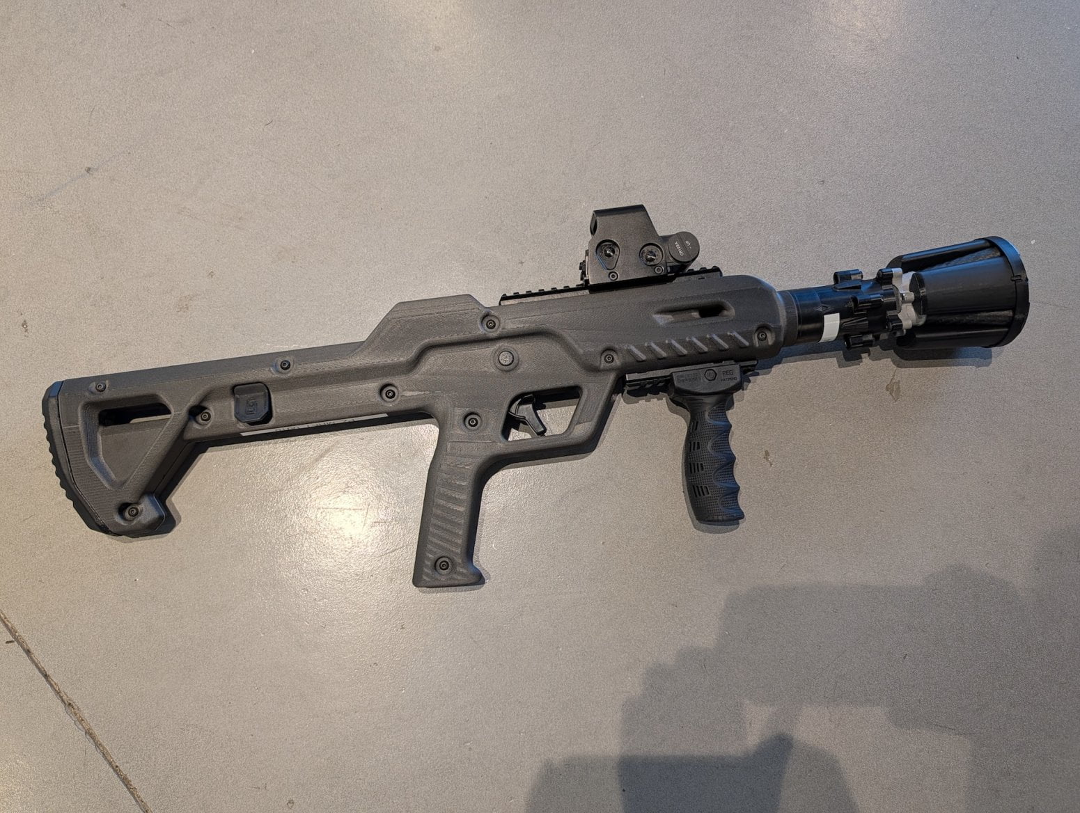 Puška proti dronům od společnosti ParaZero