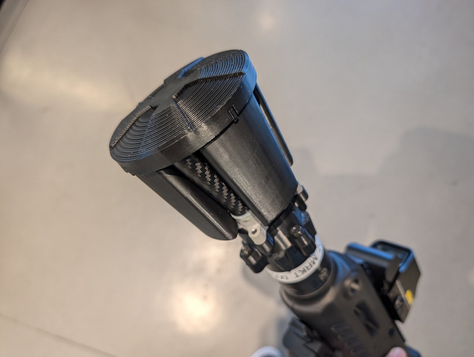 Puška proti dronům od společnosti ParaZero