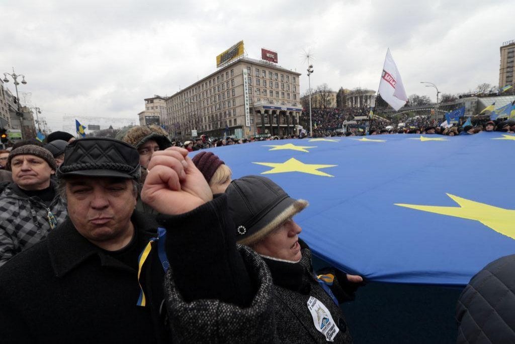 2016-04-tisc3adce-demonstrantc5af-v-kyjevc49b-chtc49bjc3ad-konec