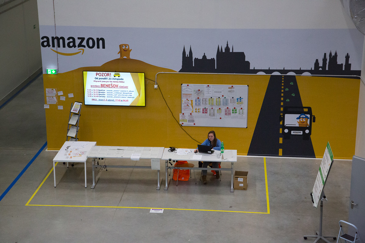 Distribuční centrum Amazonu v Dobrovízi