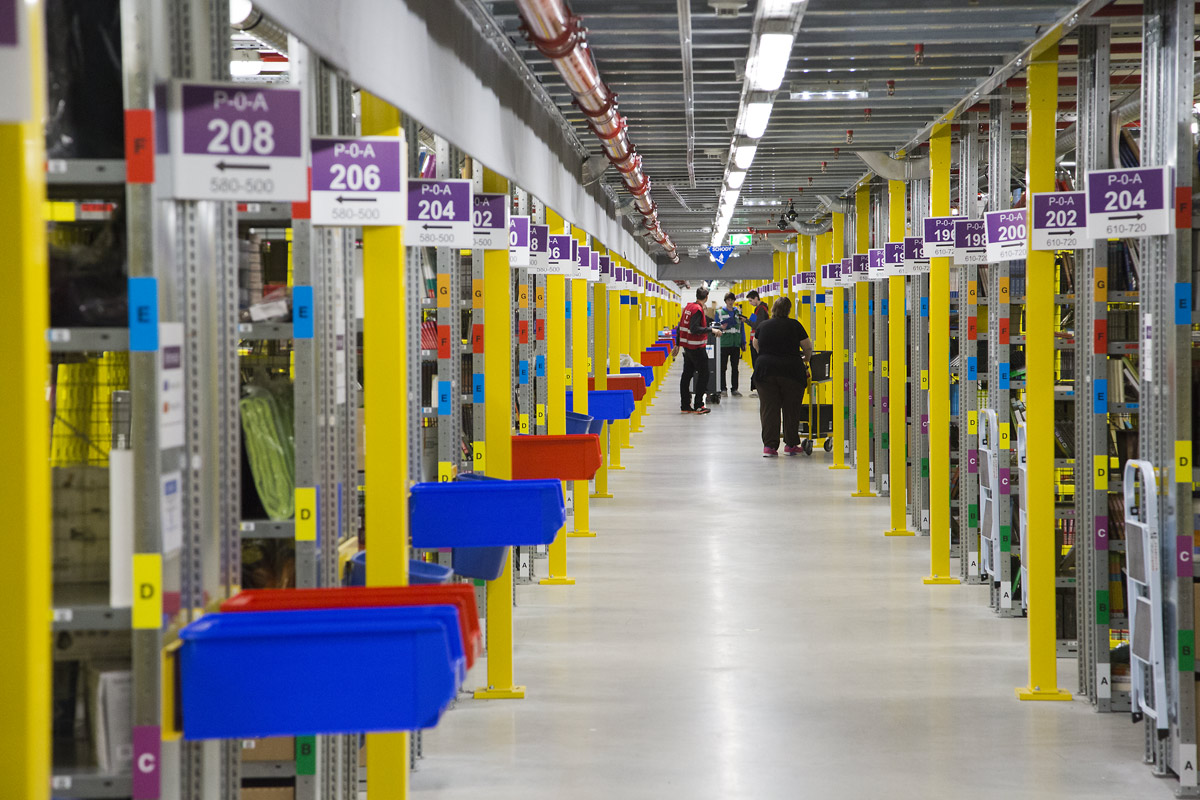 Distribuční centrum Amazonu v Dobrovízi