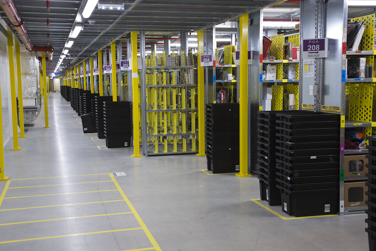 Distribuční centrum Amazonu v Dobrovízi