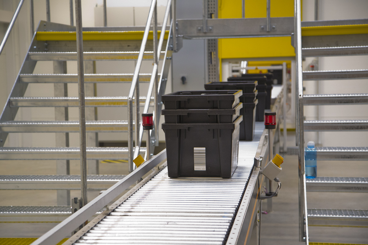 Distribuční centrum Amazonu v Dobrovízi