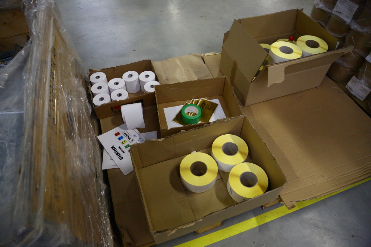 Distribuční centrum Amazonu v Dobrovízi