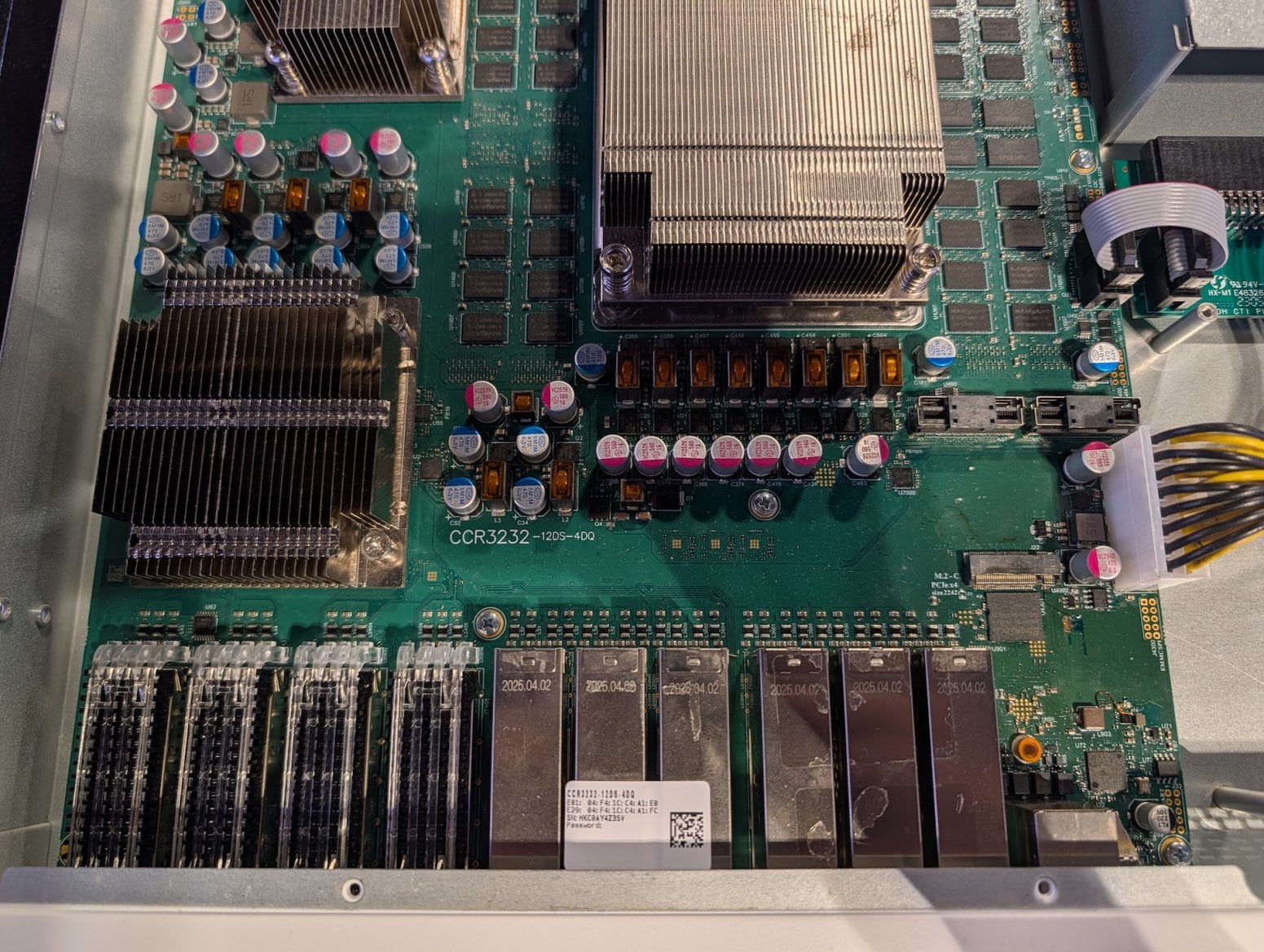 MikroTik Hybrid Core Router s ARM procesory Ampere Altra