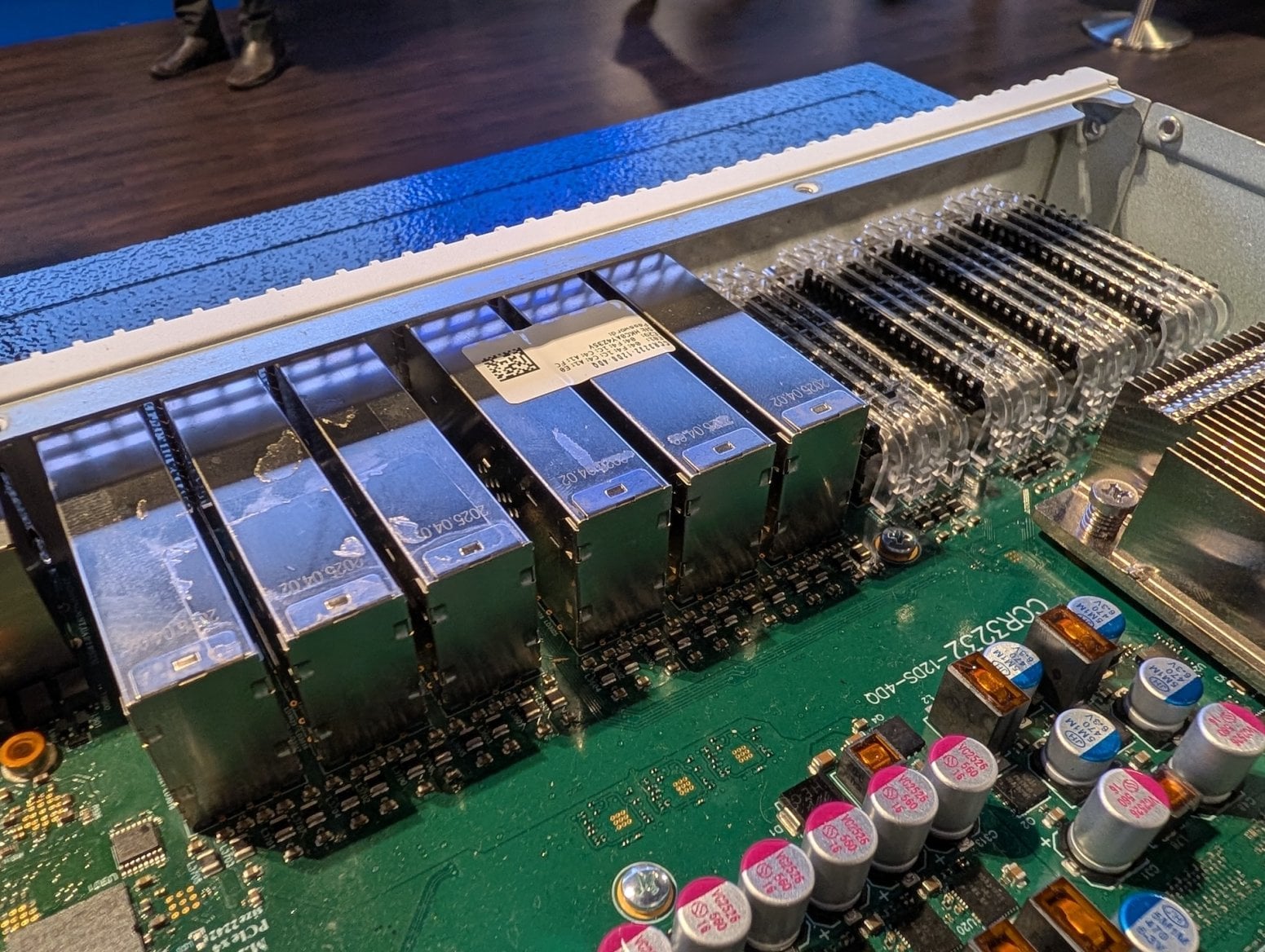 MikroTik Hybrid Core Router s ARM procesory Ampere Altra