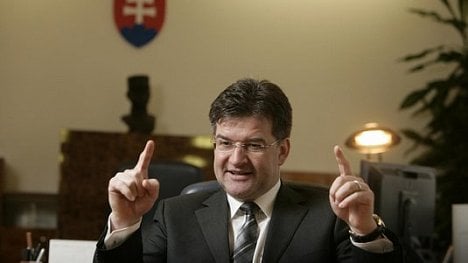 Náhledový obrázek - Proti globálnímu paktu o migraci se postavilo i Slovensko. Šéf diplomacie Lajčák hrozí demisí