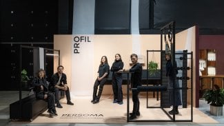 Tým společnosti Profil Nábytek a designérského studia Balance in Motion (BIM) na Designbloku: zleva Nina Václavíková (BIM), David Čermák (Profil Nábytek), Martina Havlenová, Eliška Knotková, Filip Mirbauer (BIM) a Iveta Šalamounová (Schwestern, Profil Nábytek)