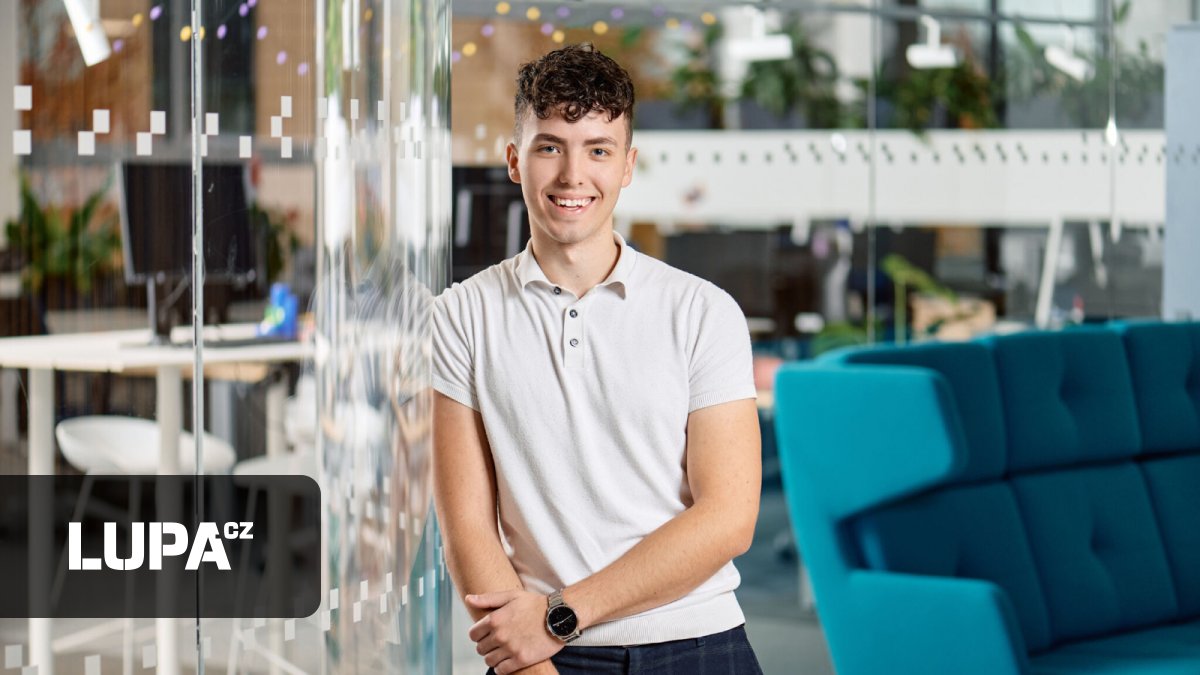 21letý startupista získal milion eur na projekt, který pomáhá značkám zviditelnit se v konverzacích s AI