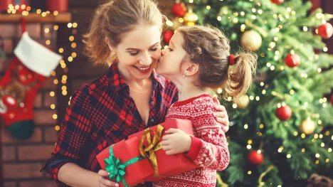 Náhledový obrázek - Kdy nejpozději objednat dárky, aby dorazily včas? E-shopům a dopravcům komplikuje situaci víkend předcházející Štědrému dni