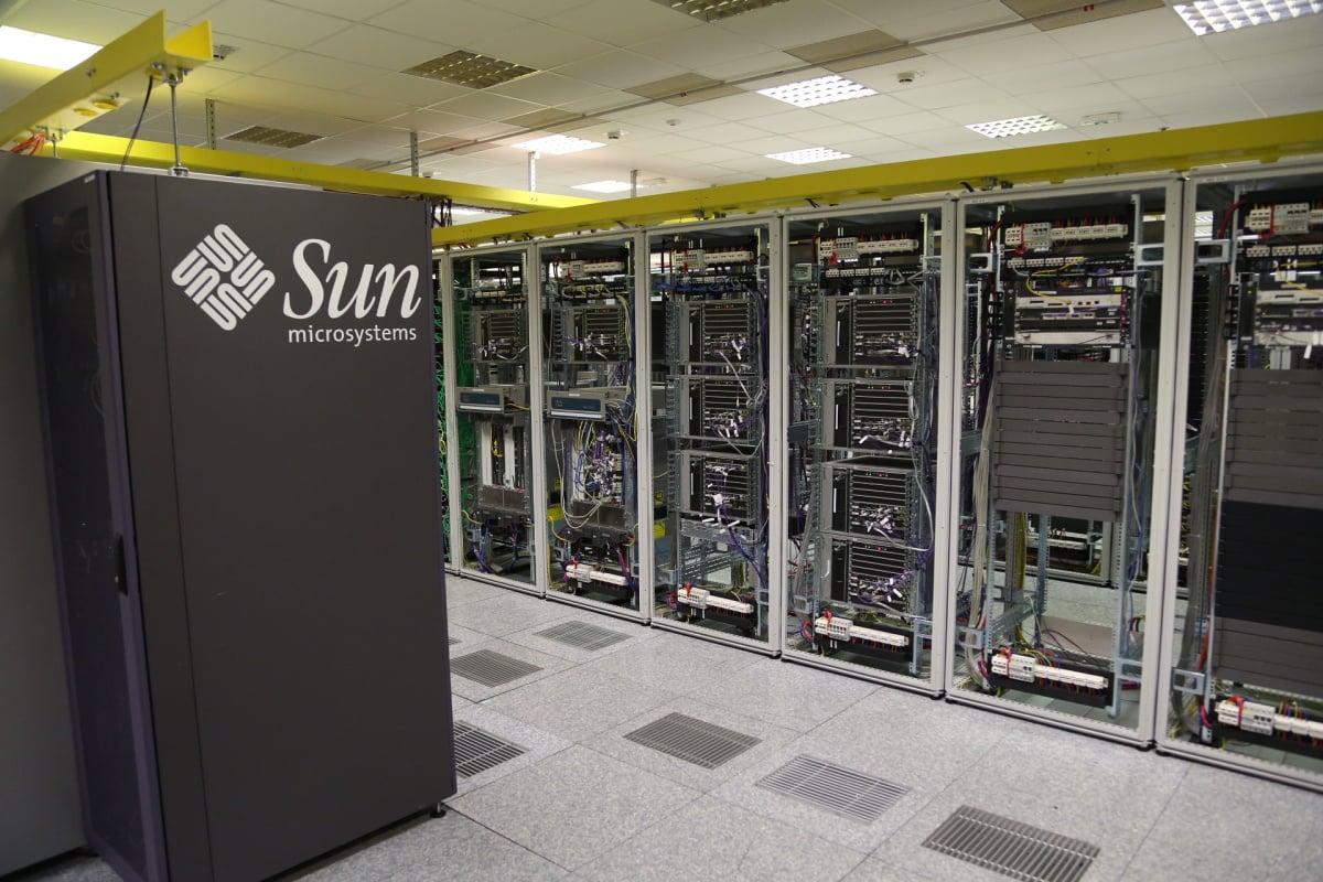 Od sklepů po věž - Ústřední telekomunikační budova CETINu