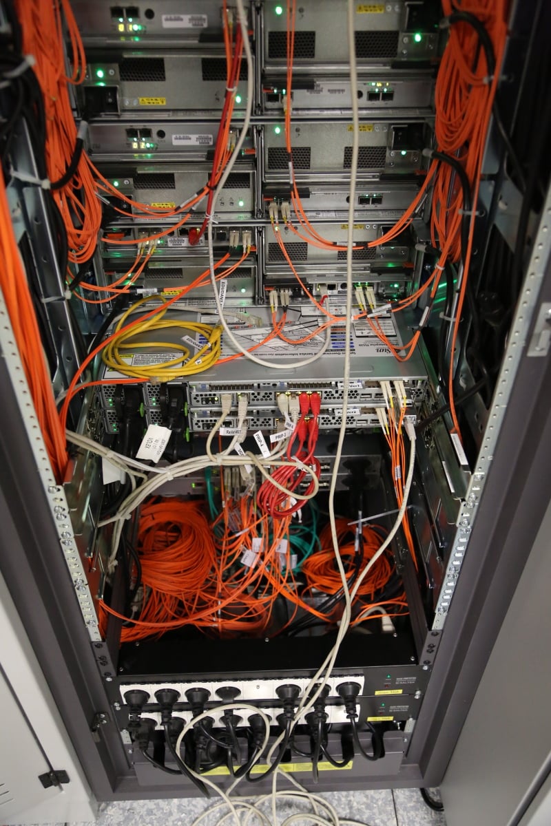 Od sklepů po věž - Ústřední telekomunikační budova CETINu