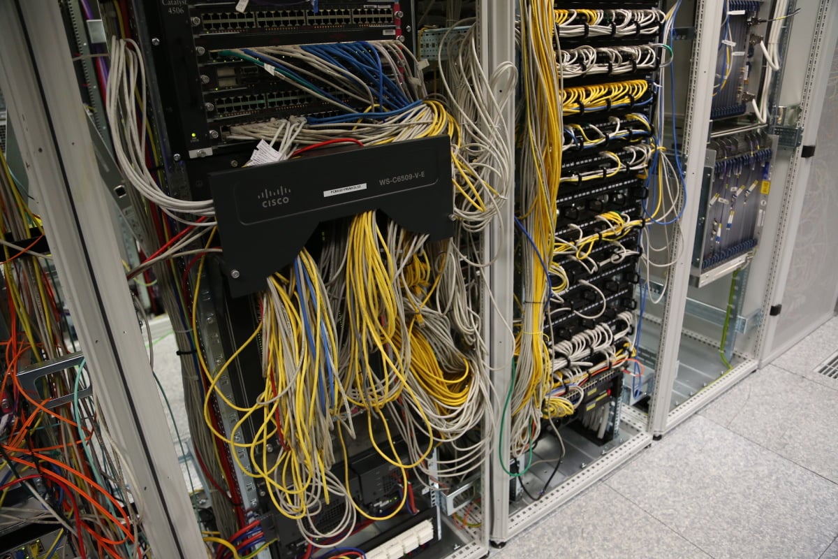 Od sklepů po věž - Ústřední telekomunikační budova CETINu