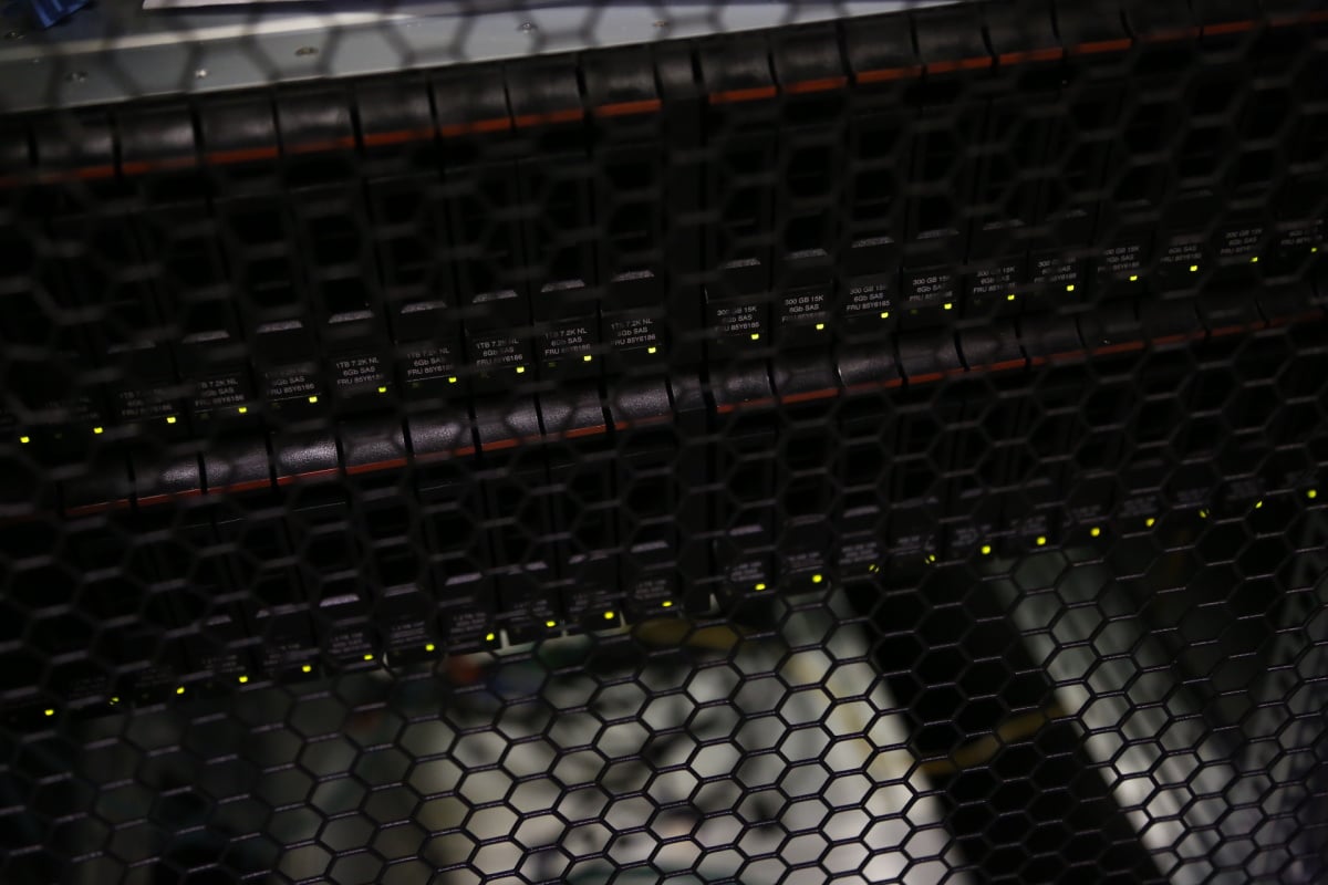 Od sklepů po věž - Ústřední telekomunikační budova CETINu