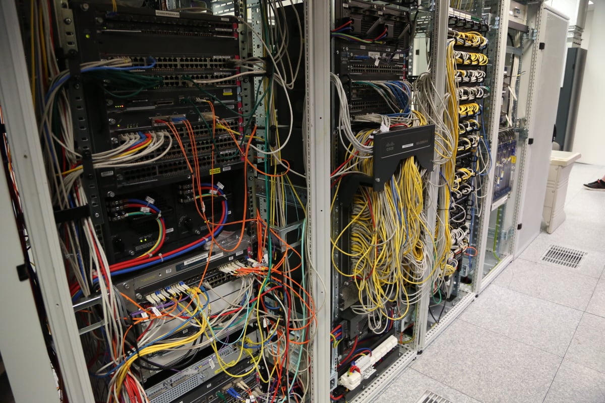 Od sklepů po věž - Ústřední telekomunikační budova CETINu