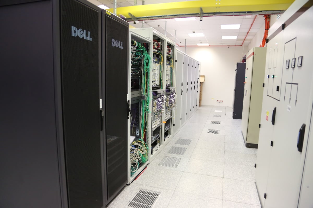 Od sklepů po věž - Ústřední telekomunikační budova CETINu