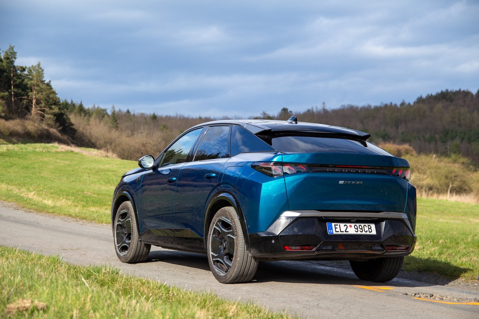Peugeot e-3008