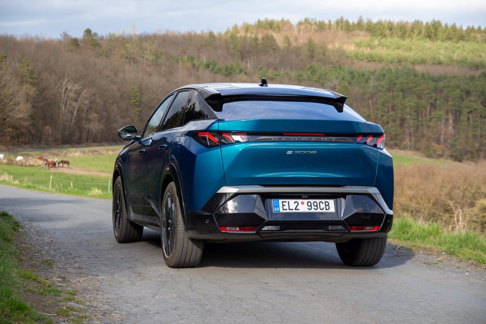 Peugeot e-3008