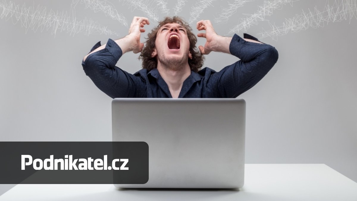 Ztracená data, anglické chyby a infolinky na zhroucení. Start JMHZ provází chaos