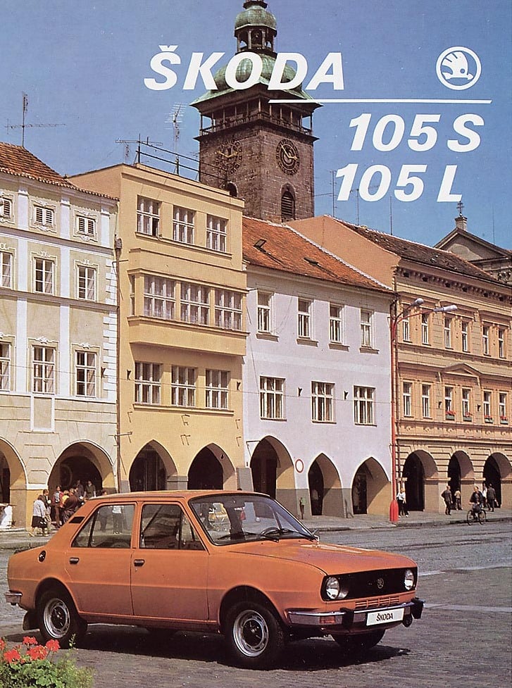 Kdo si pořídil Škodu 105 S, musel se obejít bez určitých doplňků a oželet například i spouštěcí okenní skla v zadních dveřích