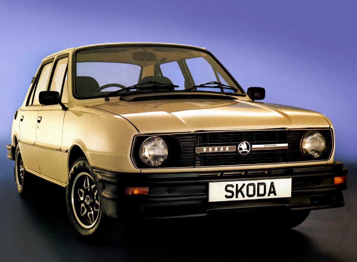 Škoda Estelle, prodávaná ve Velké Británii, se lišila specifickými doplňky, které si ale prodejce dodával: litá kola, pneumatiky, některé interiérové prvky či autorádia