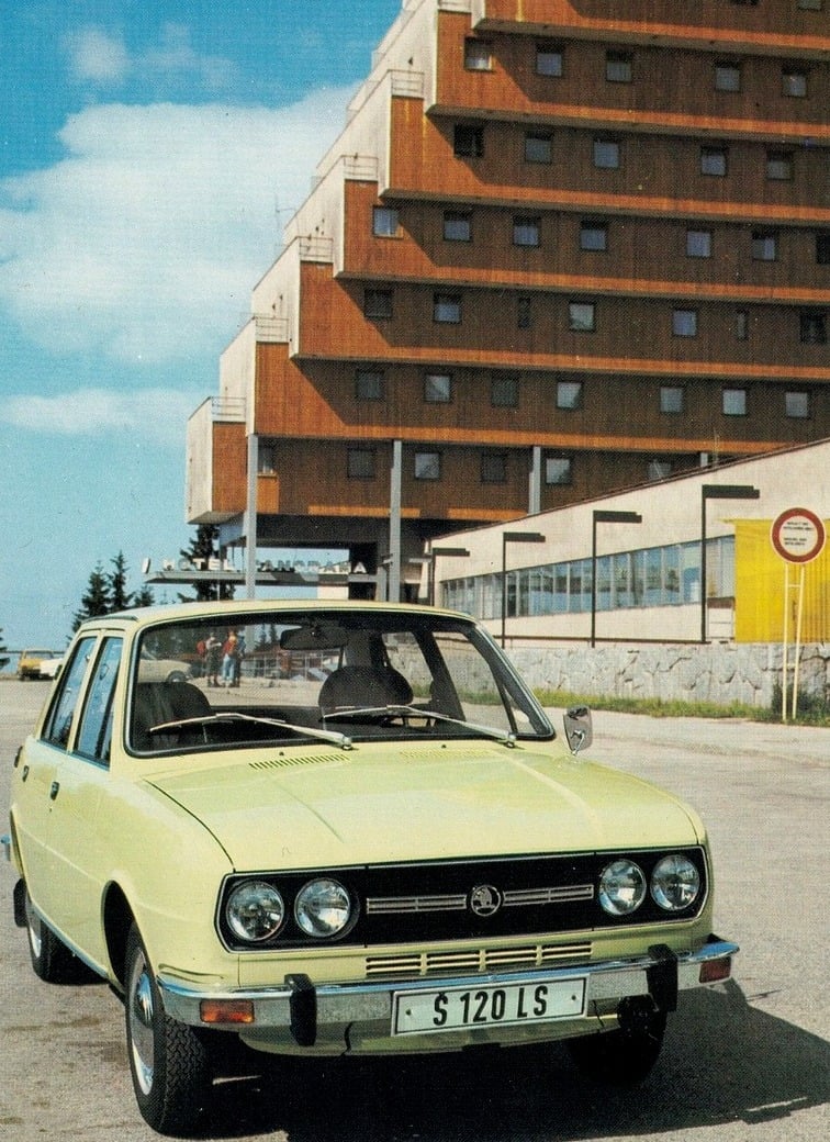 Snímek Škody 120 LS první generace – o model byl značný zájem, ale výrobce dodával menší množství, než by bylo potřeba