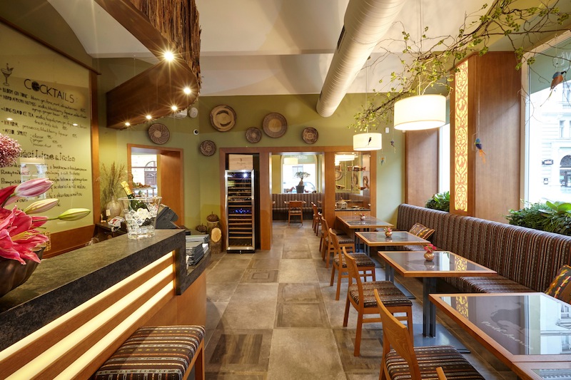 Etnosvět se nejen svým interiérem podobným podnikům vymyká.