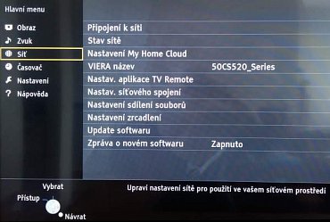 Jak vidíte, můžete si odzrcadlit obraz z mobilu či tabletu nebo třeba nastavit aplikaci TV Remote. A samozřejmě se připojit k internetu, ať už drátově nebo bezdrátově.