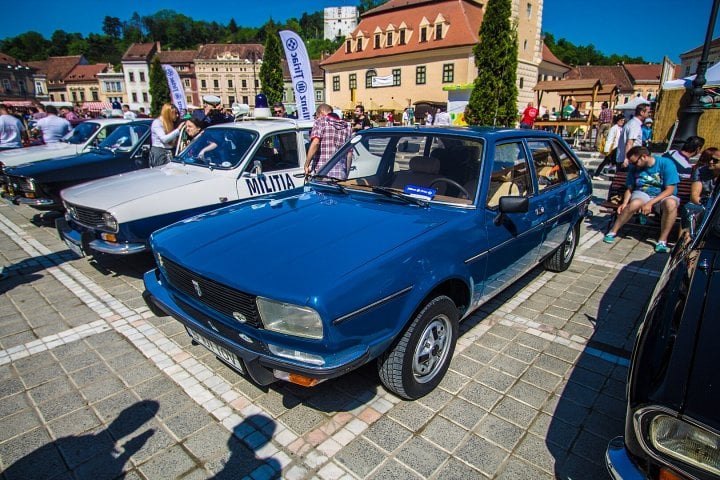 Dacia 2000