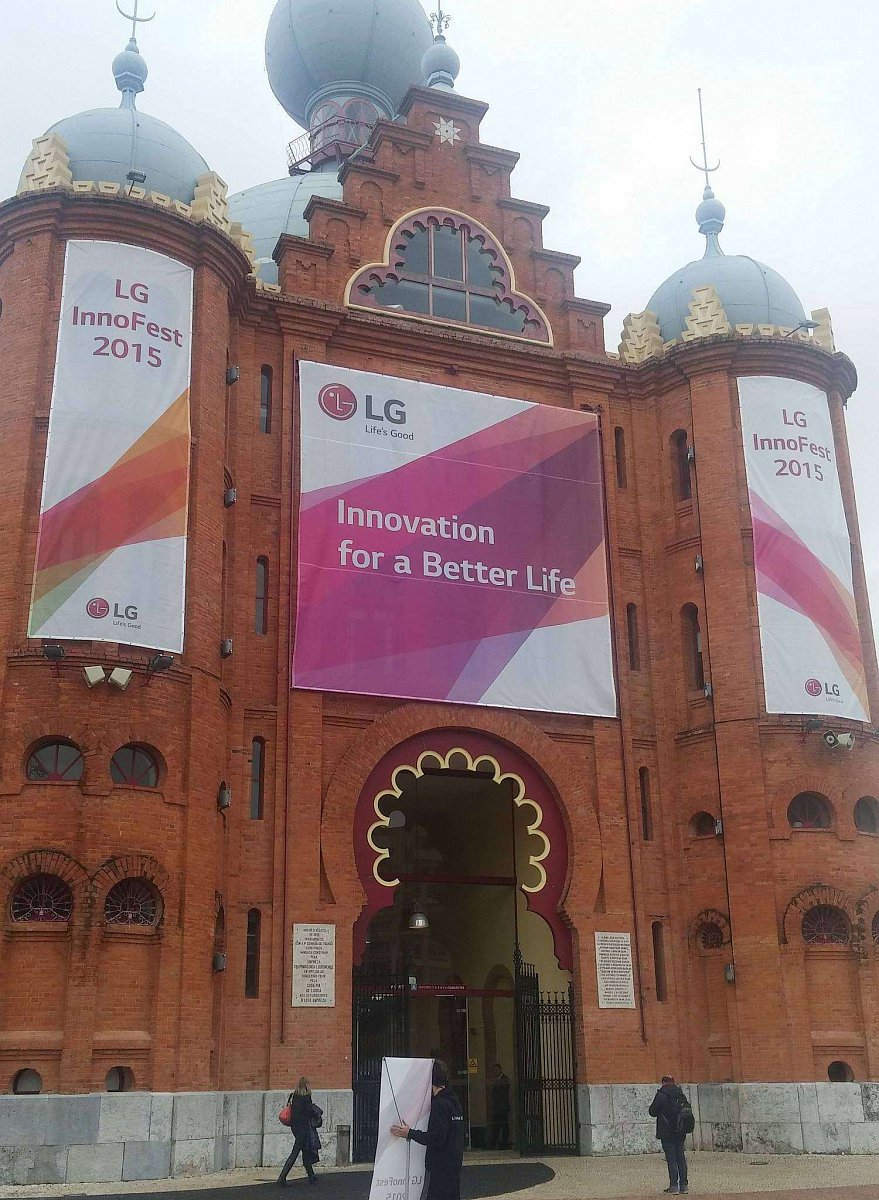 Vyhlášená býčí aréna centru Lisabonu hostila výrobky LG pro rok 2015.