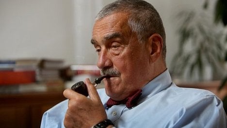 Náhledový obrázek - Schwarzenberg vyzval k distanci od Zemanových slov k Ukrajině