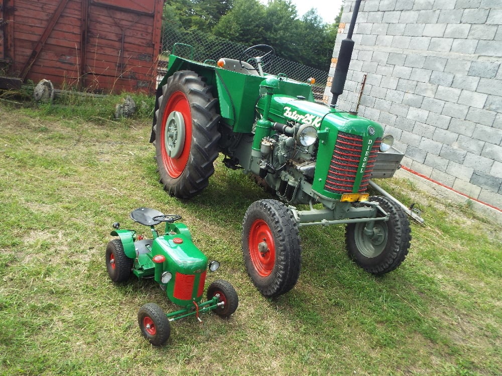 Zetor pro malého i velkého traktoristu, jak je autor článku vyfotil na akci pro přátele historické užitkové techniky v roce 2016