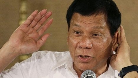 Náhledový obrázek - Duterte dusí lidskoprávní komisi. Přidělil jí roční rozpočet tisíc pesos