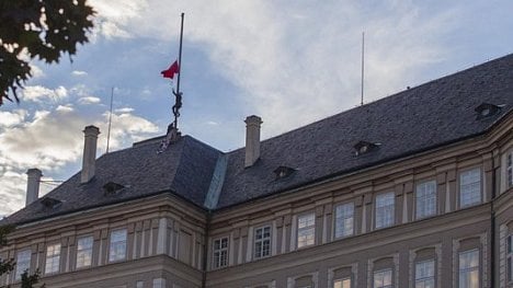 Náhledový obrázek - Za červené trenýrky na Hradě dostali členové Ztohoven podmínky