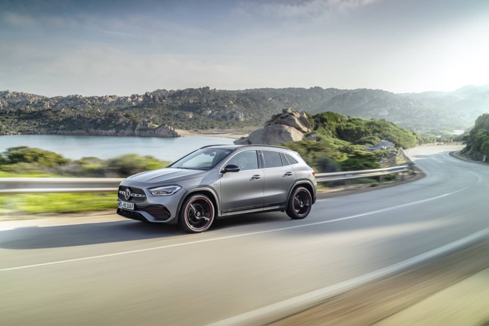 2020-08-Mercedes-Benz-GLA-2020-6.jpg