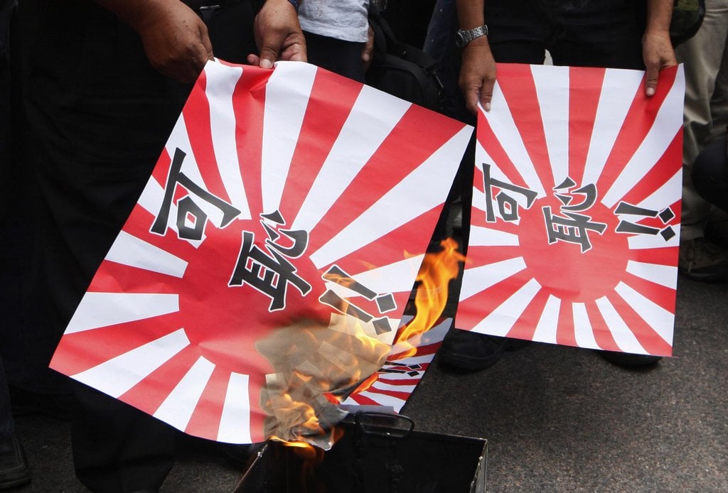 2018-11-c48dc3adc588anc3a9-vyc5a1li-do-ulic-demonstrovat-proti-j