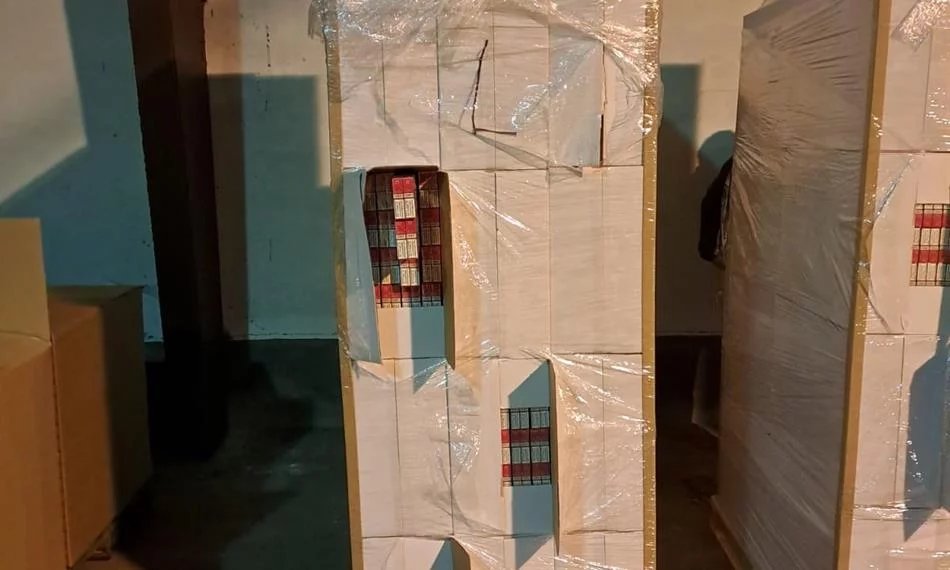 Zabavené padělané zboží zachycené celníky, které bylo převážné v chlaďáku