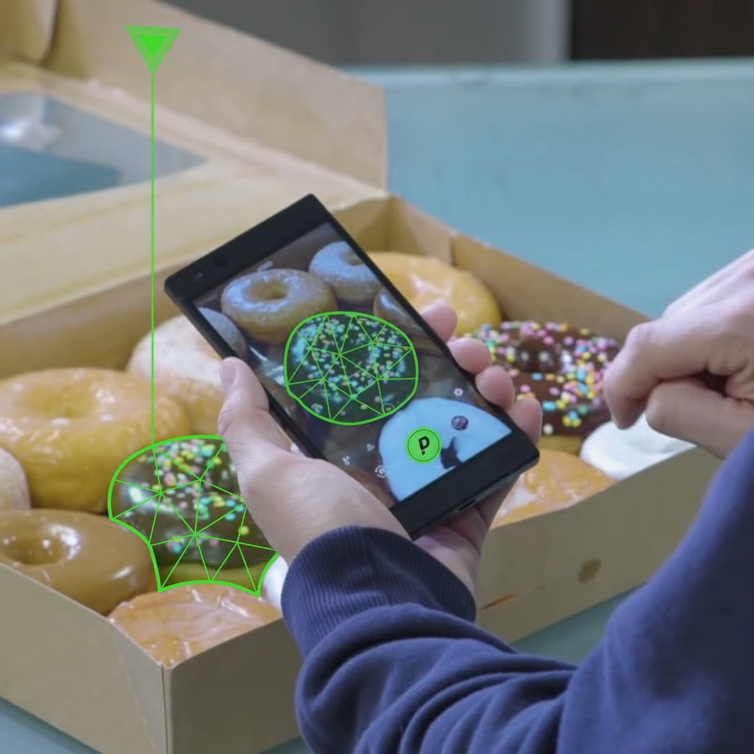 Už vás nebaví povídat si s kamarády? Tak si s nimi jen pingejte. Nová aplikace Razer Ping! vám to umožní. Povídání je k ničemu, komunikujte, aniž byste museli říct jediné slovo. (<a href="https://www.youtube.com/watch?v=vjrAaAD2iPw">více</a>)