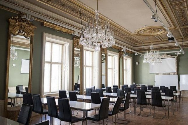 2016-12-c3baspc49bchy-anglo-americkc3a9-vysokc3a9-c5a1koly-v-pra