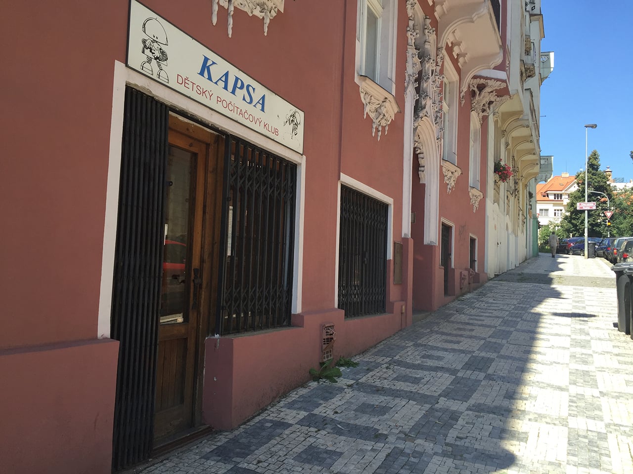 Počítačový klub Kapsa v Praze ve Vršovicích.