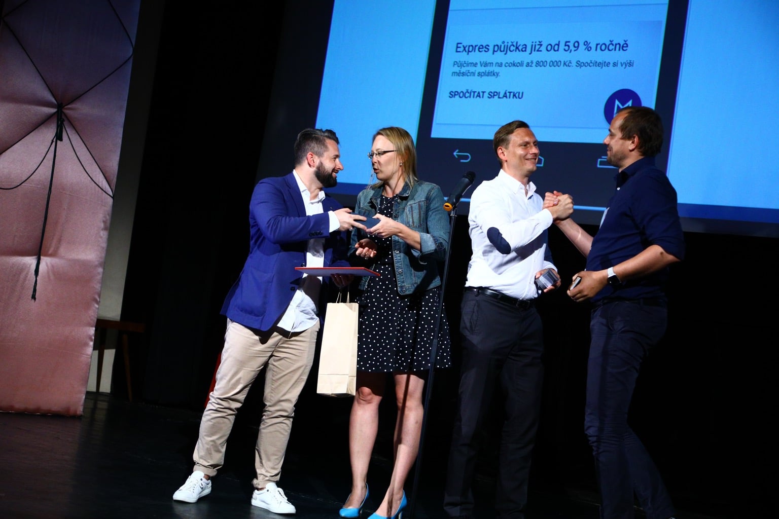Mobilní aplikace roku 2017 - V pražském Royalu vyhrála Moneta