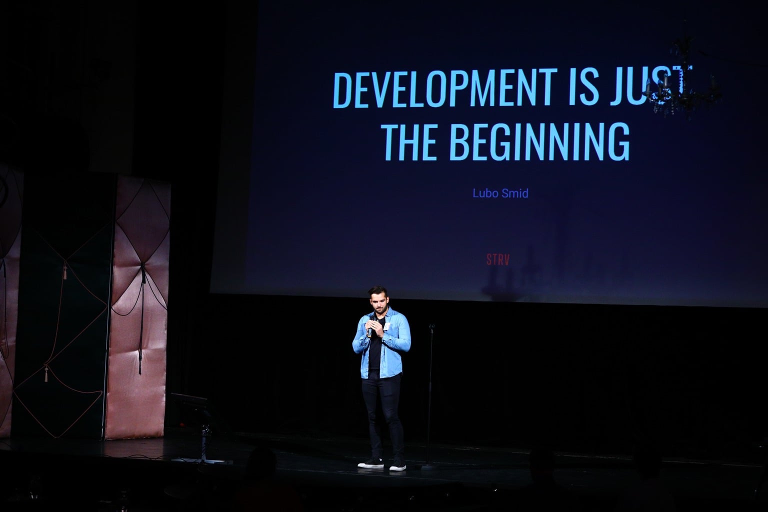 Mobilní aplikace roku 2017 - V pražském Royalu vyhrála Moneta