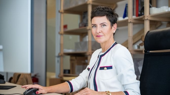 Eva Le Peutrec stavěla v Číně „katedrály 21. století“, teď se uznávaná architektka mrakodrapů vrací do Česka s cílem získat Pritzkerovu cenu