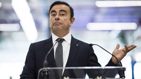 Náhledový obrázek - Šéf Nissanu Ghosn čelí obvinění z podvodu, automobilka ho odvolá