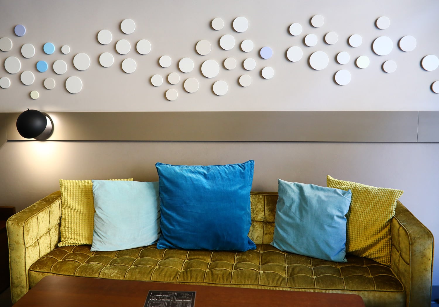 Jedna z realizací, Dhaba Cafe Nuselská v Praze.